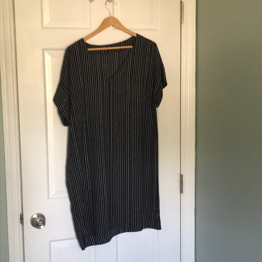 Madewell womens black and white striped dress.